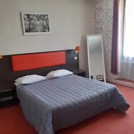 מלון De France Saint-Calais